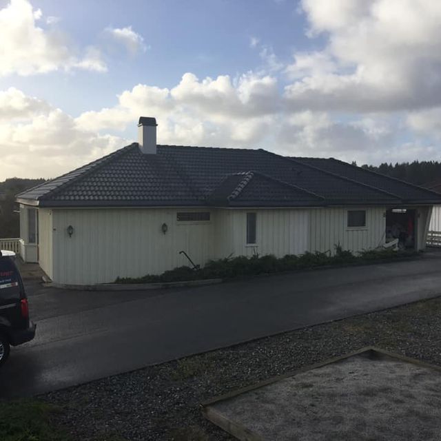 Bilde av hus etter utført arbeid på tak